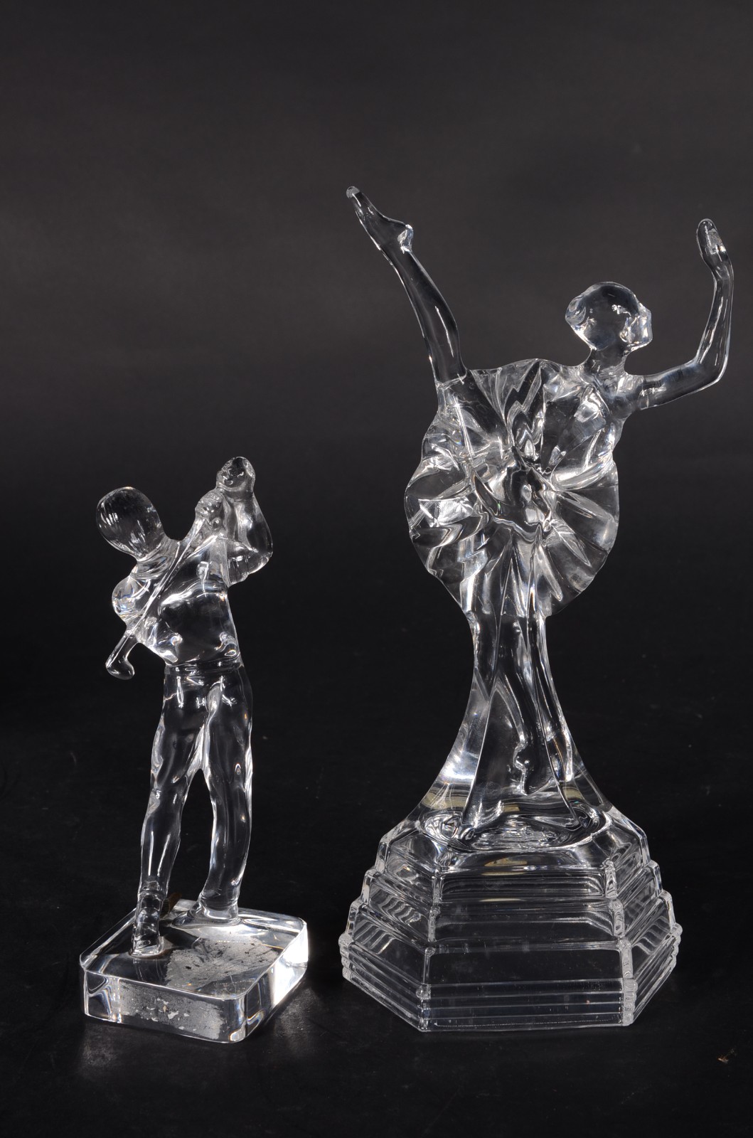 Três peças de cristal, sendo: 2 esculturas representando bailarina e... - foto 7 de 9