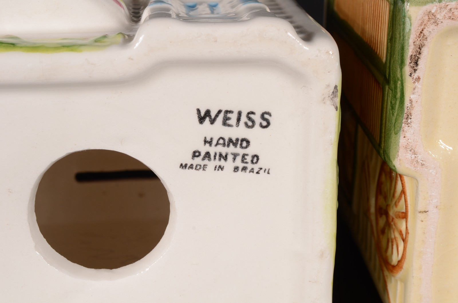 Três "casinhas" de cerâmica Weiss. Uma com beiral do telhado colado. - foto 10 de 11