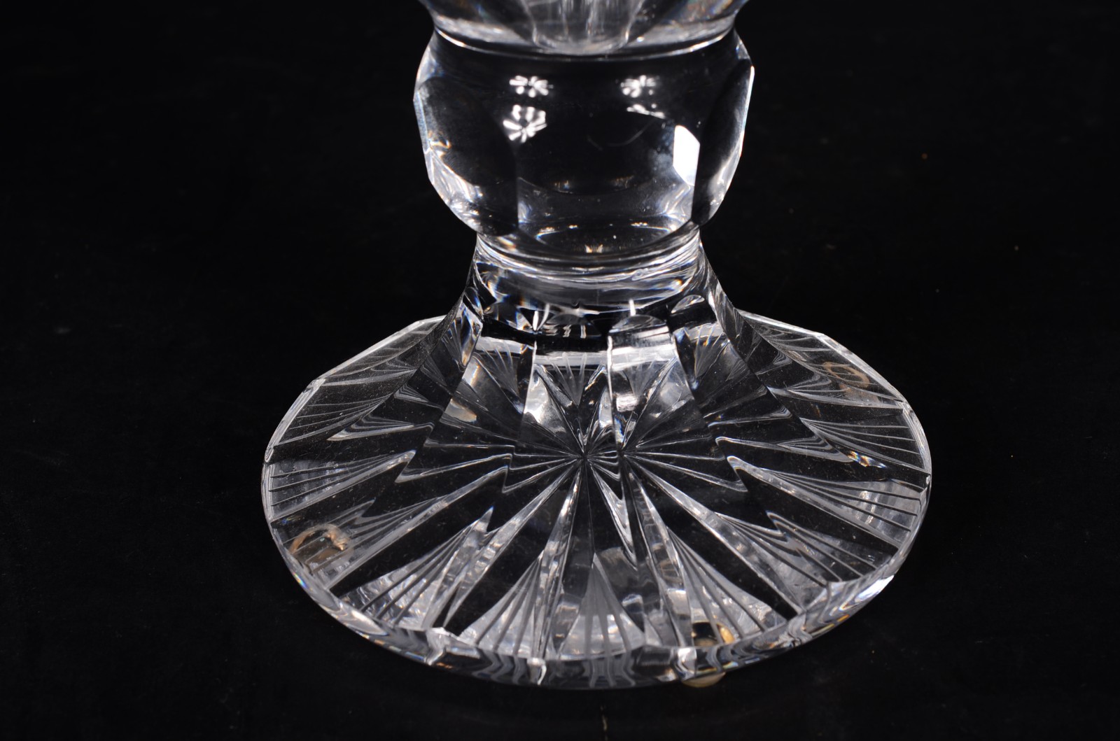 Bomboniere de cristal tcheco lapidado. - foto 6 de 10