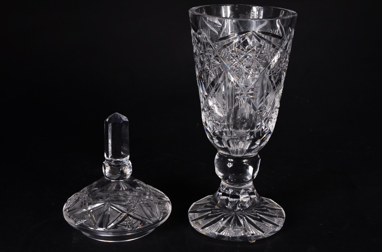 Bomboniere de cristal tcheco lapidado. - foto 8 de 10