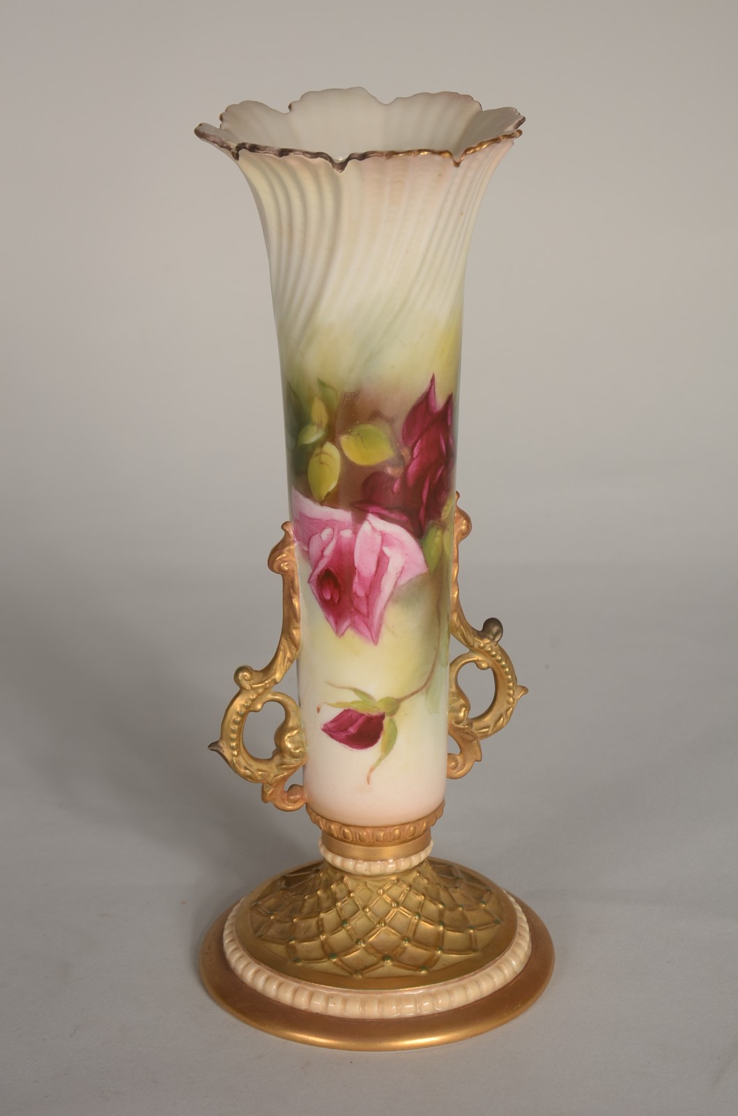 Duas peças de porcelana, sendo: solifleur ingles "Royal Worcester"... - foto 2 de 11
