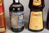 Cinco bebidas diversas, sendo: licor Carolans; ... - Cinco bebidas diversas, sendo: licor Carolans; whisky Johnnie Walker 8 anos; Vinho do Porto Real Companhia Velha; licor Frangelico; cognac Henne...