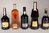 Cinco bebidas diversas, sendo: licor Carolans; ... - Cinco bebidas diversas, sendo: licor Carolans; whisky Johnnie Walker 8 anos; Vinho do Porto Real Companhia Velha; licor Frangelico; cognac Henne...