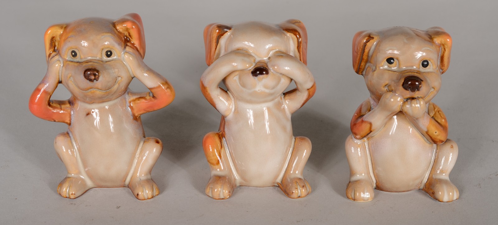 Nove mini esculturas de porcelana representando cachorros. - foto 4 de 6