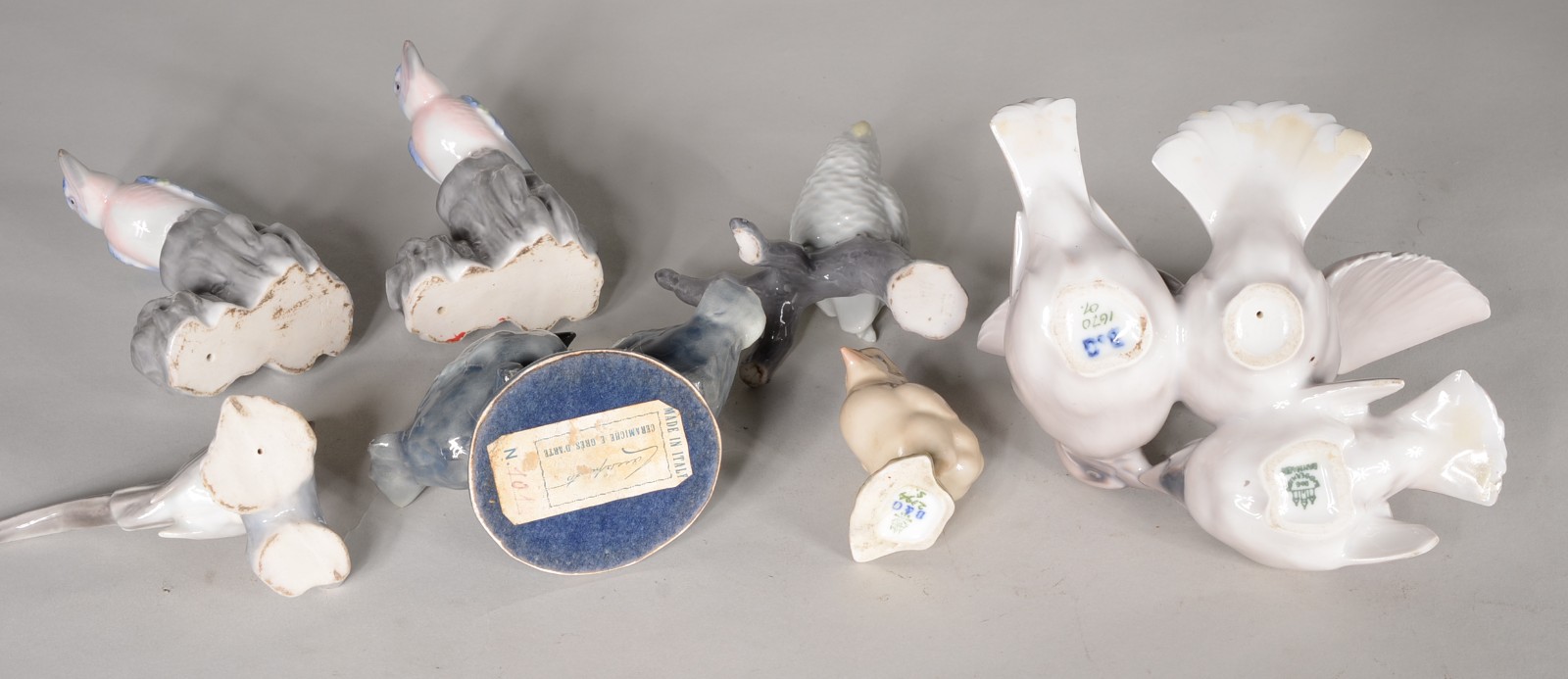 Sete pássaros diversos de porcelana europeia policromada de diversas... - foto 5 de 9