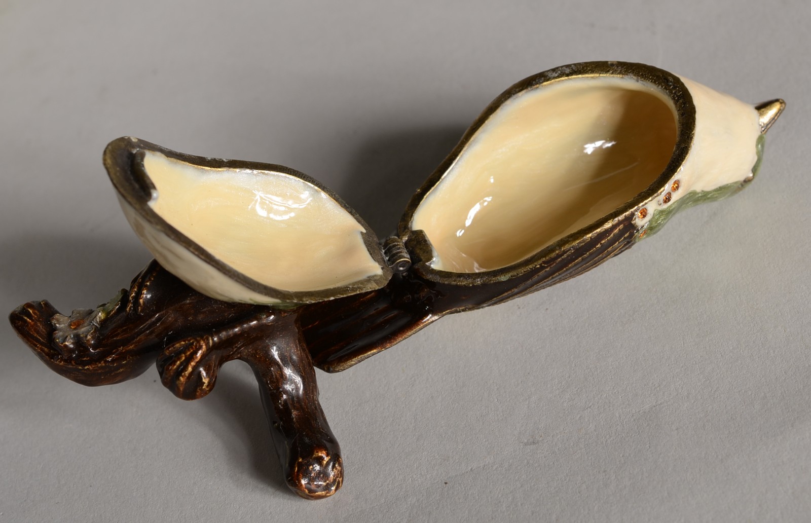Cinco pássaros de porcelana de diversos modelos e um de metal... - foto 5 de 6