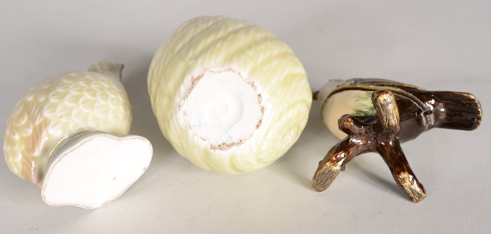 Cinco pássaros de porcelana de diversos modelos e um de metal... - foto 6 de 6