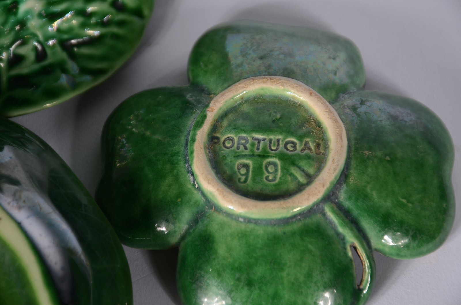 Aparelho de jantar de faiança portuguesa, composto de: 6 pratos... - foto 10 de 11