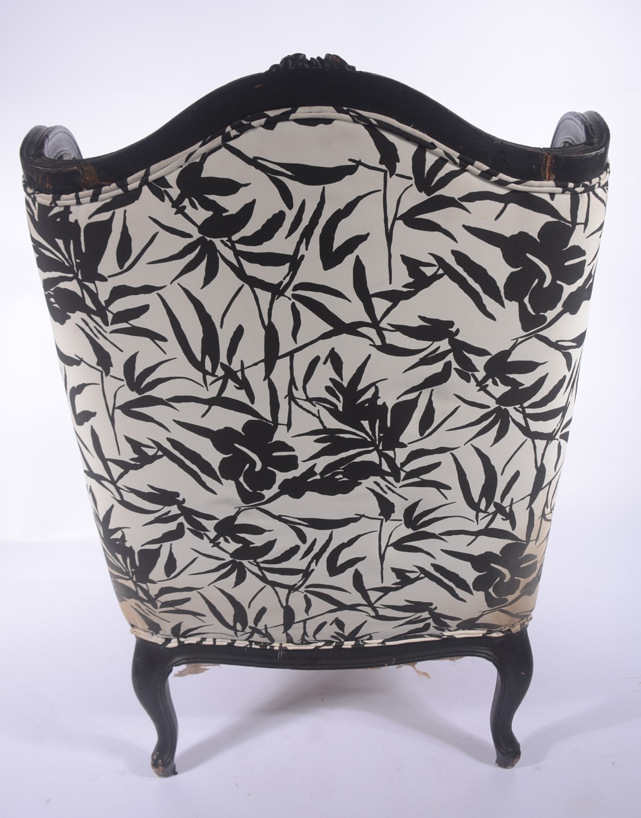 Bergere de madeira pintada de preto, estofamento floral em preto e... - foto 11 de 11
