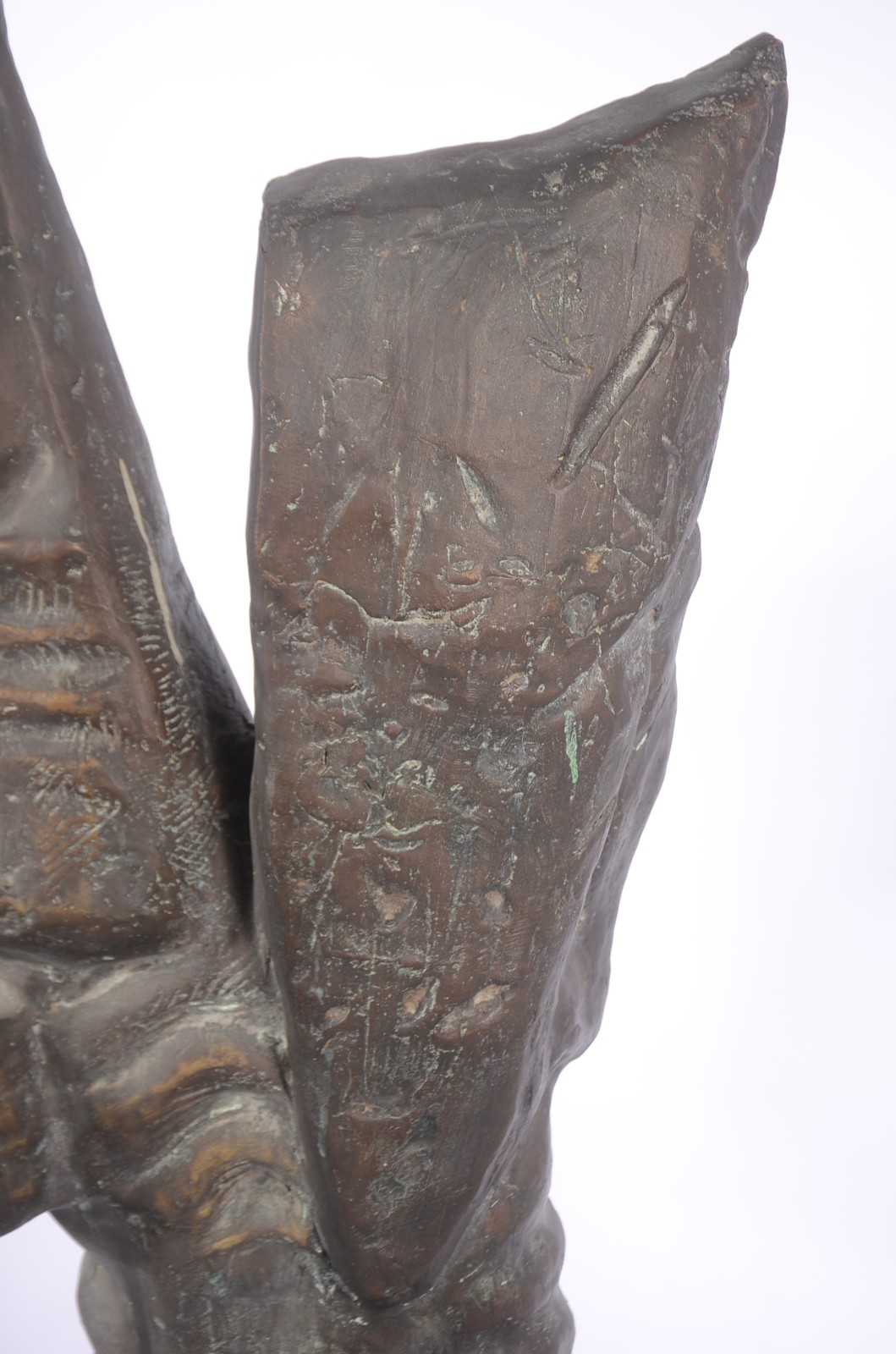 Escultura de bronze representando Guerreiro Nú. - foto 4 de 8