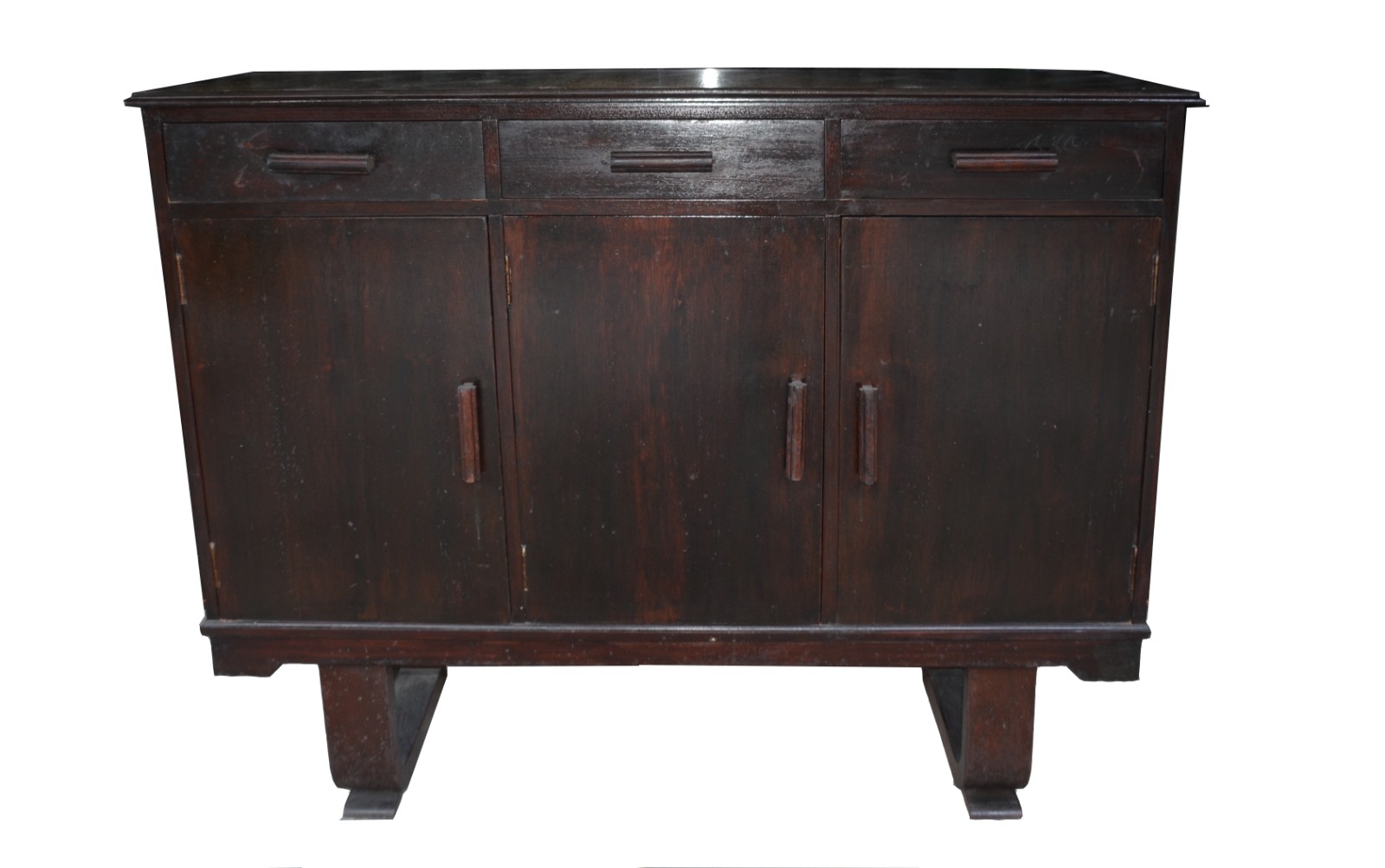 Buffet de madeira nobre, 3 portas e 3 gavetas. Com infestação de... - foto 2 de 2