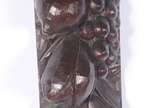Talha de madeira nobre com frutos e folhas enci... - Talha de madeira nobre com frutos e folhas encimado por cabeça de leão.
