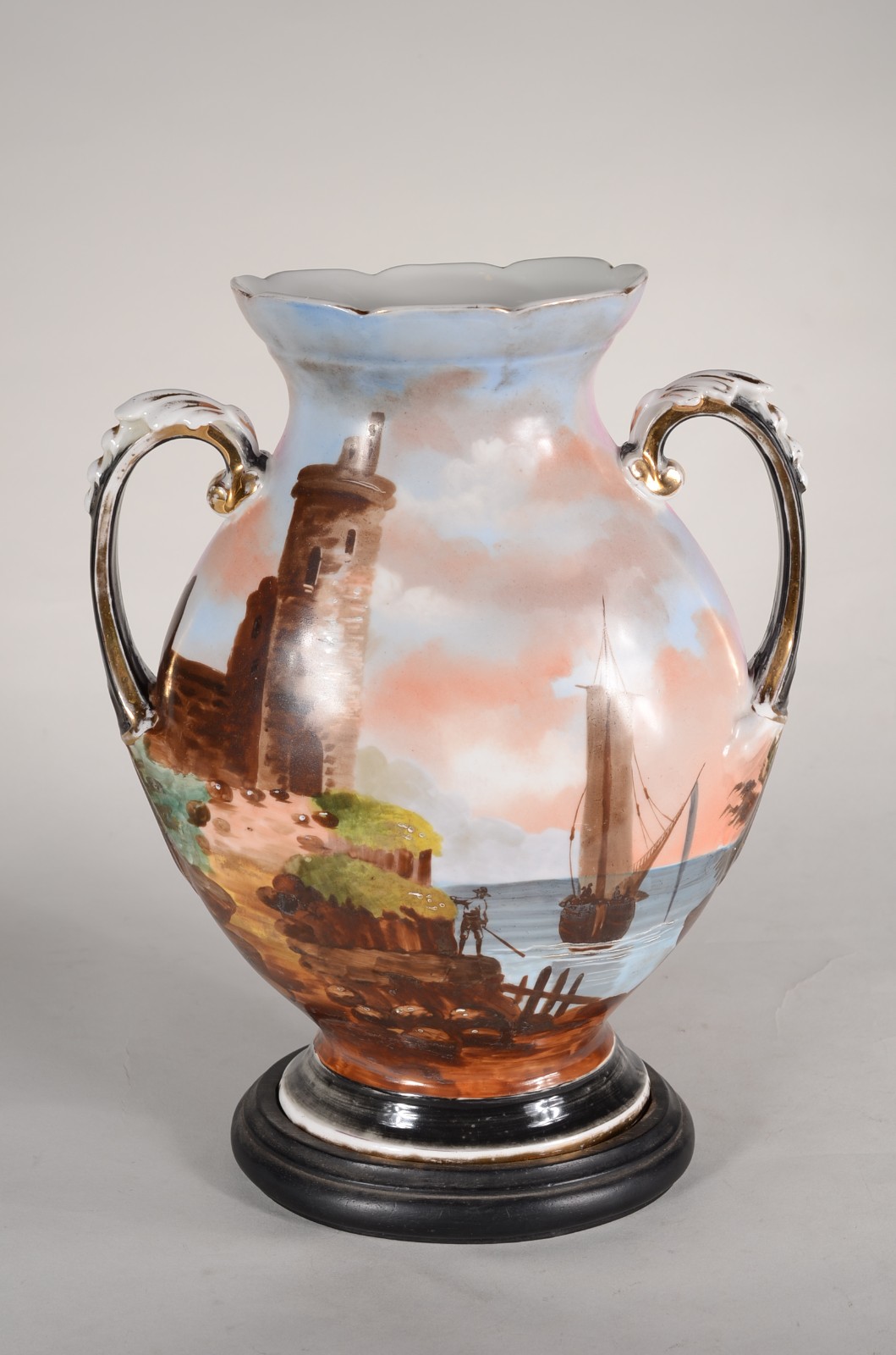 Vaso de porcelana Velho Paris decorado com cena de veleiro e castelo... - foto 1 de 8