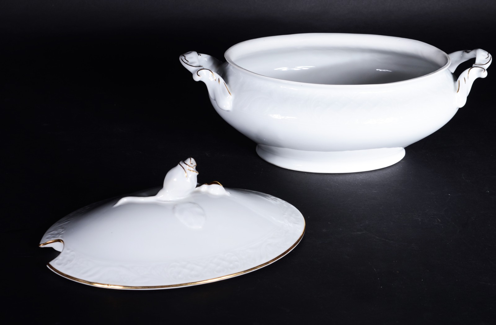 Serviço de jantar de porcelana "Beatriz" na cor branca com friso... - foto 5 de 7