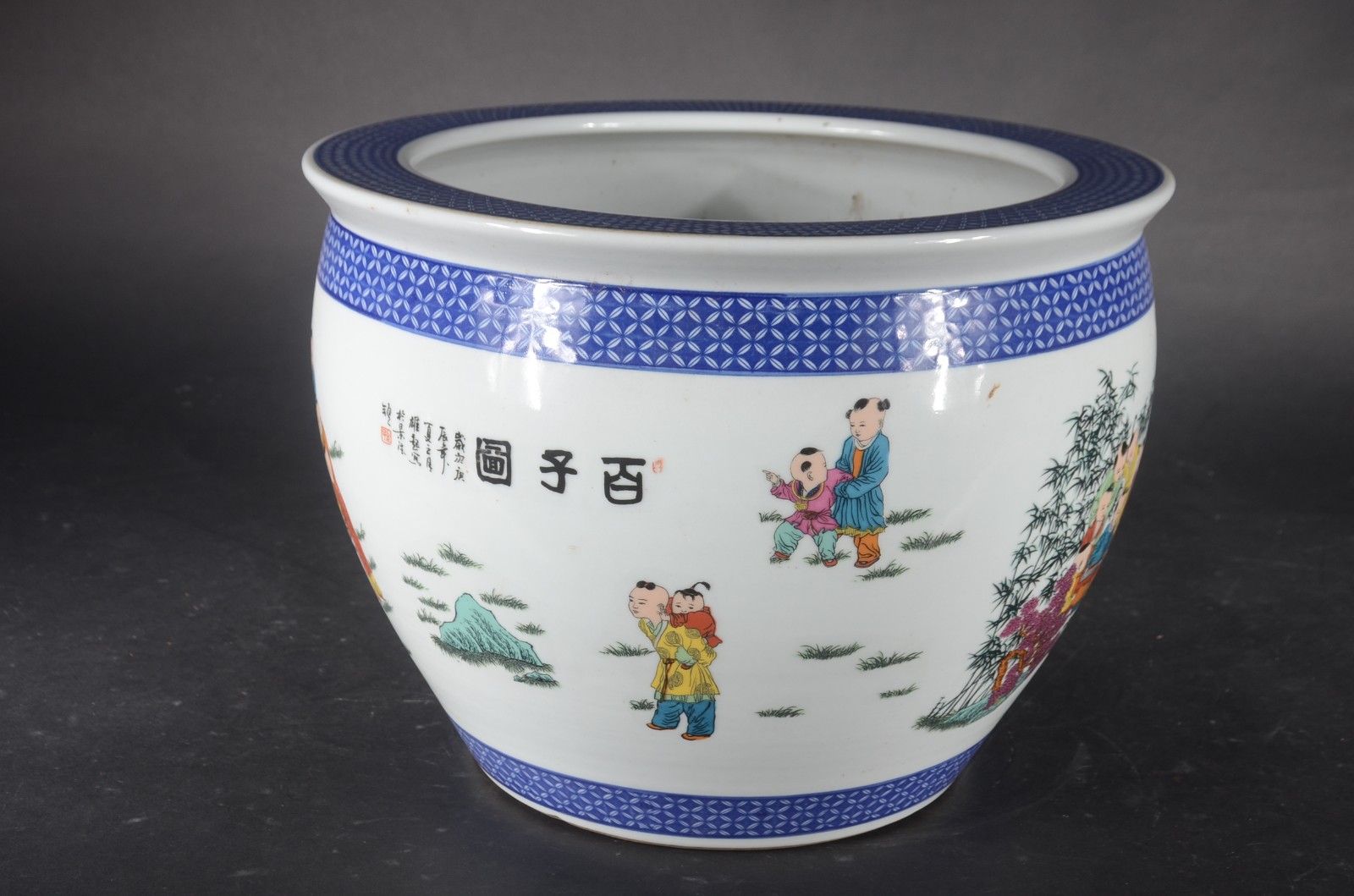 Aquário/cachepot de porcelana oriental com figuras de crianças em... - foto 3 de 7