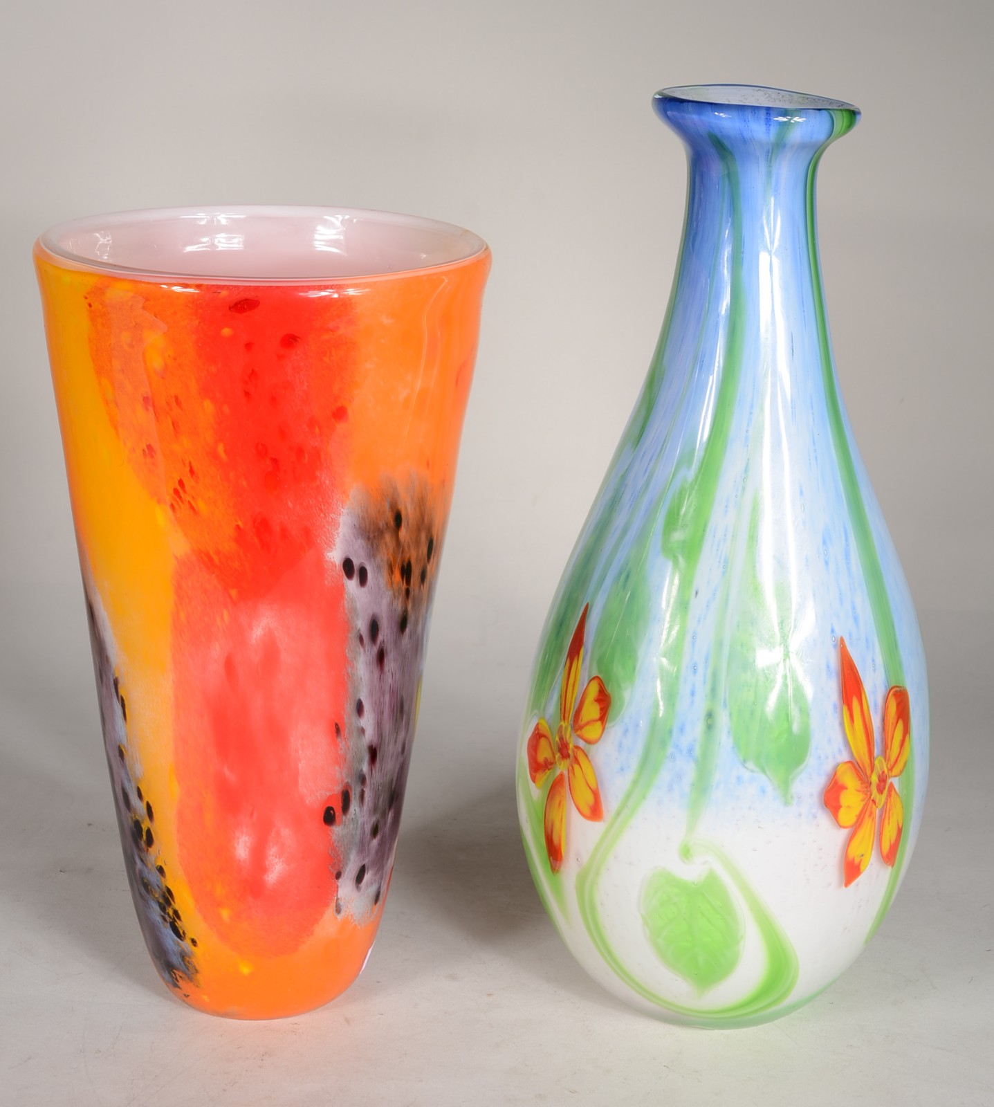 Dois vasos de vidro decorativo. - foto 1 de 8