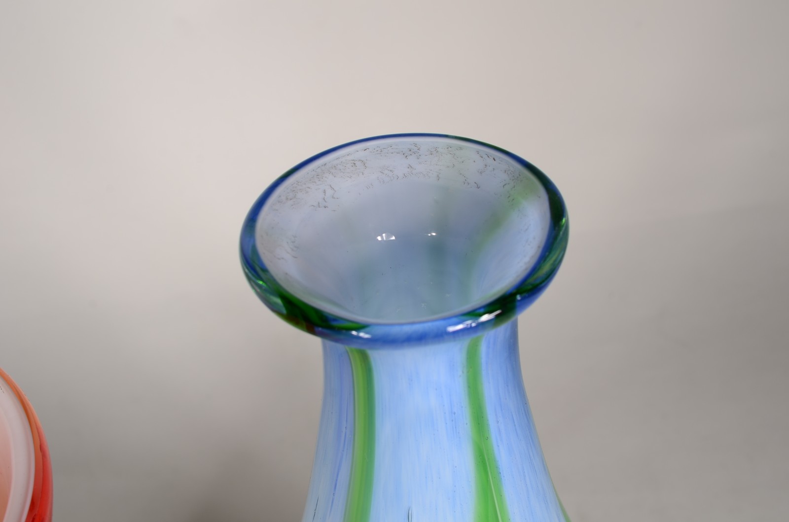 Dois vasos de vidro decorativo. - foto 5 de 8