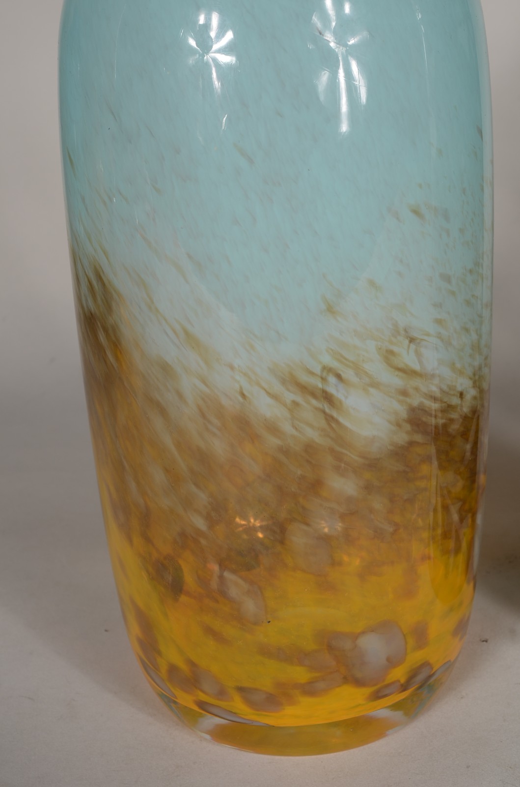 Três vasos diversos de vidro decorativo. - foto 5 de 8