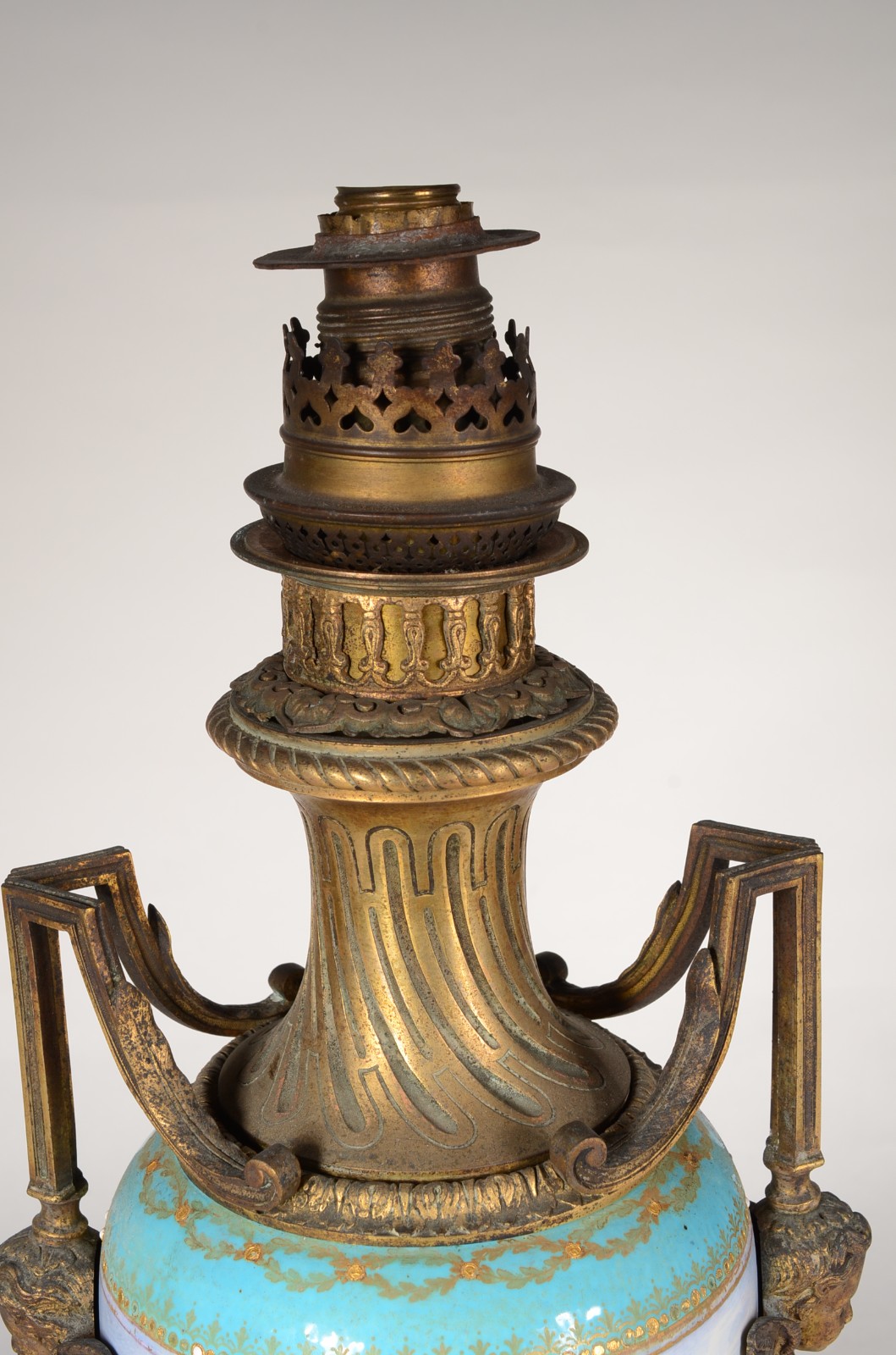 Abatjour na forma de ânfora de bronze e porcelana, decorado com... - foto 2 de 10