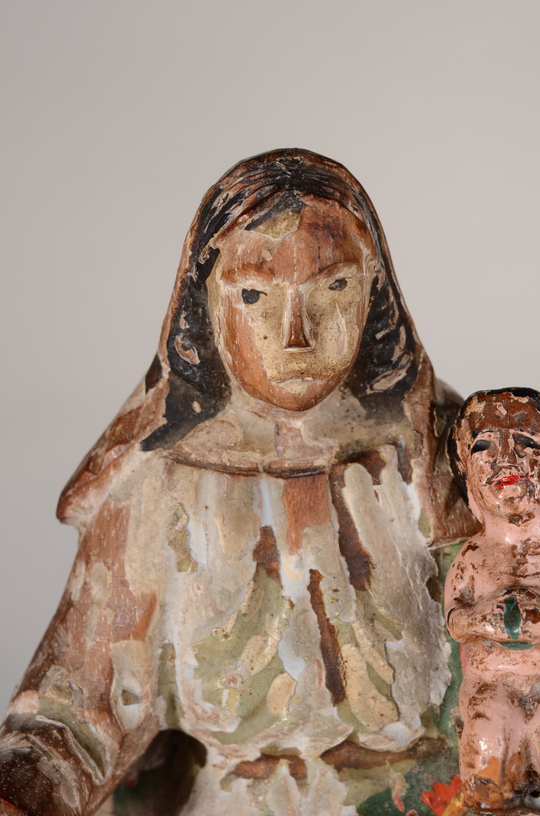Nossa Senhora - Imagem de madeira policromada. - foto 4 de 9