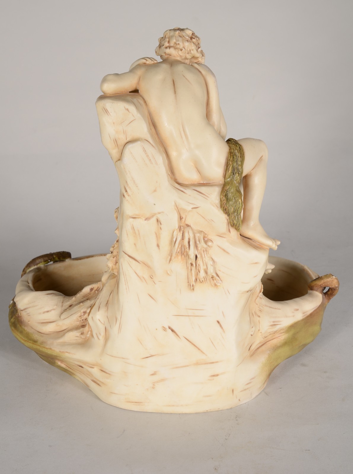 Grupo escultórico art nouveau em porcelana da Bohêmia, esmaltagem... - foto 6 de 8