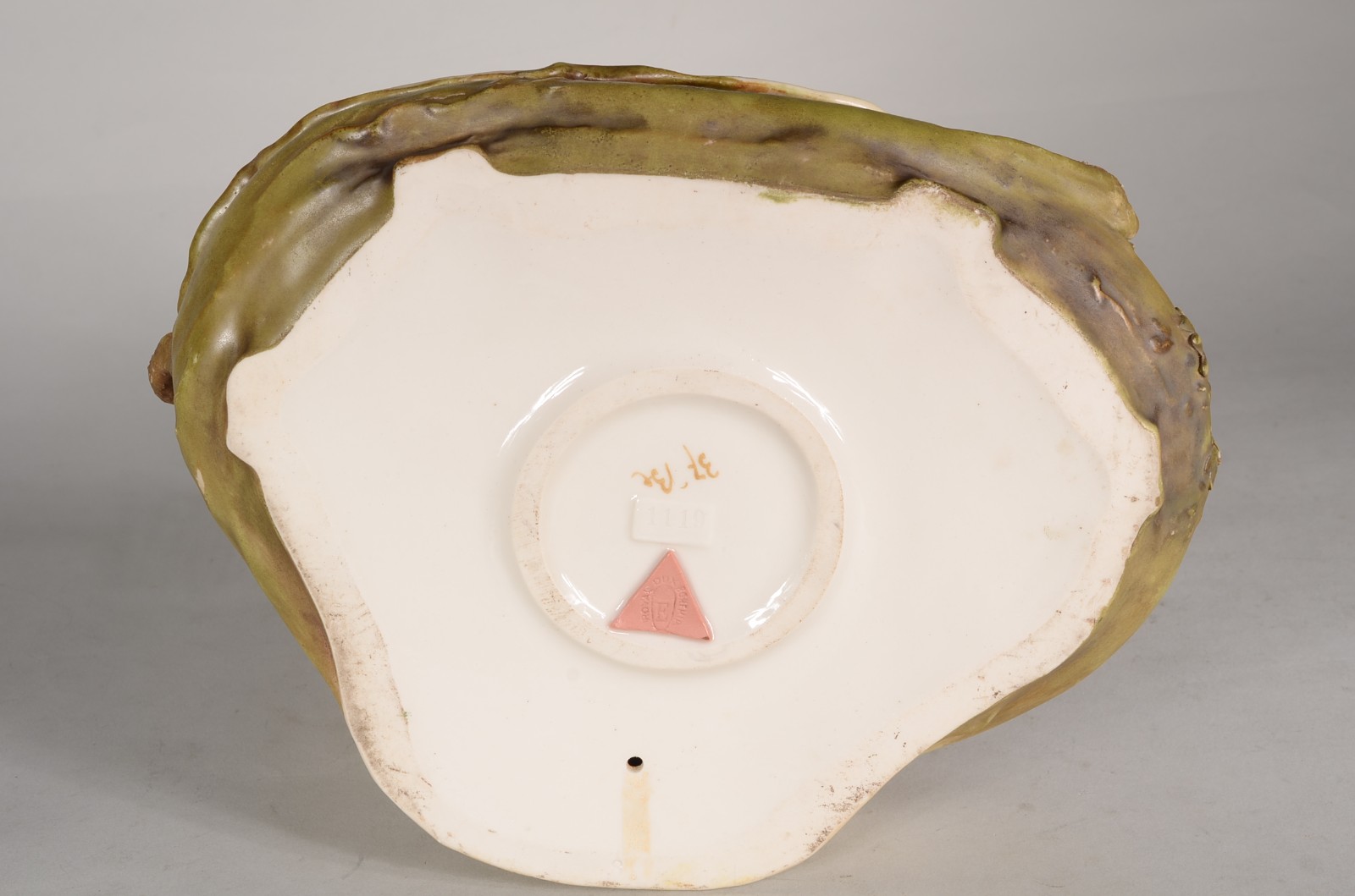 Grupo escultórico art nouveau em porcelana da Bohêmia, esmaltagem... - foto 7 de 8