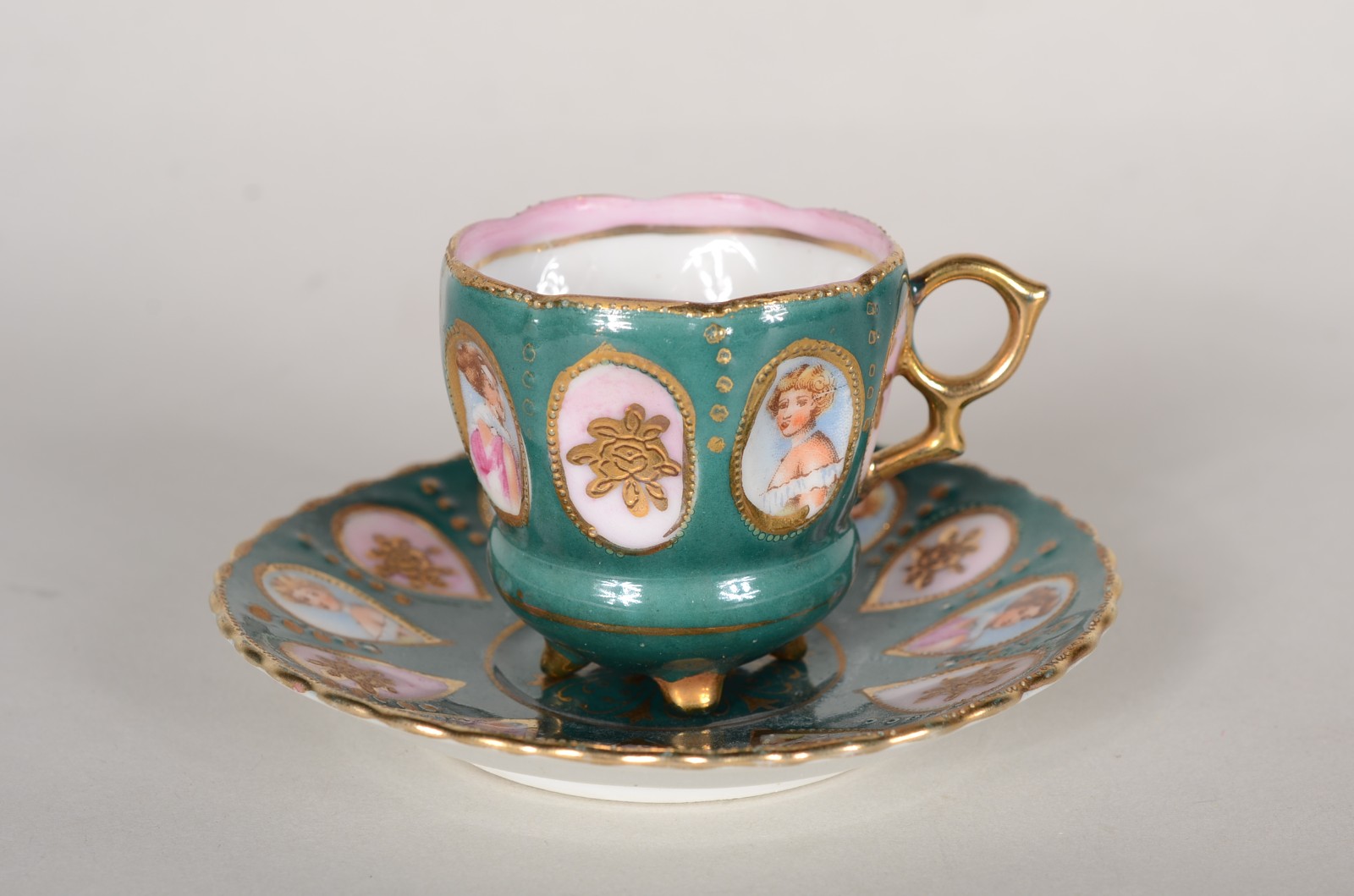 Serviço com 11 xícaras para café com pires de porcelana japonesa... - foto 2 de 8