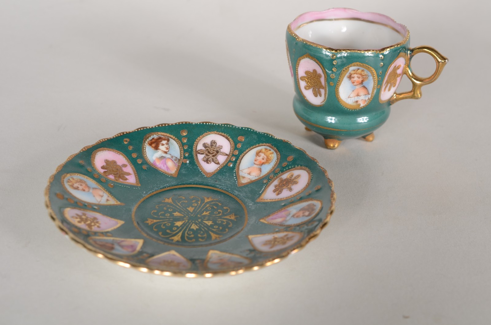 Serviço com 11 xícaras para café com pires de porcelana japonesa... - foto 3 de 8