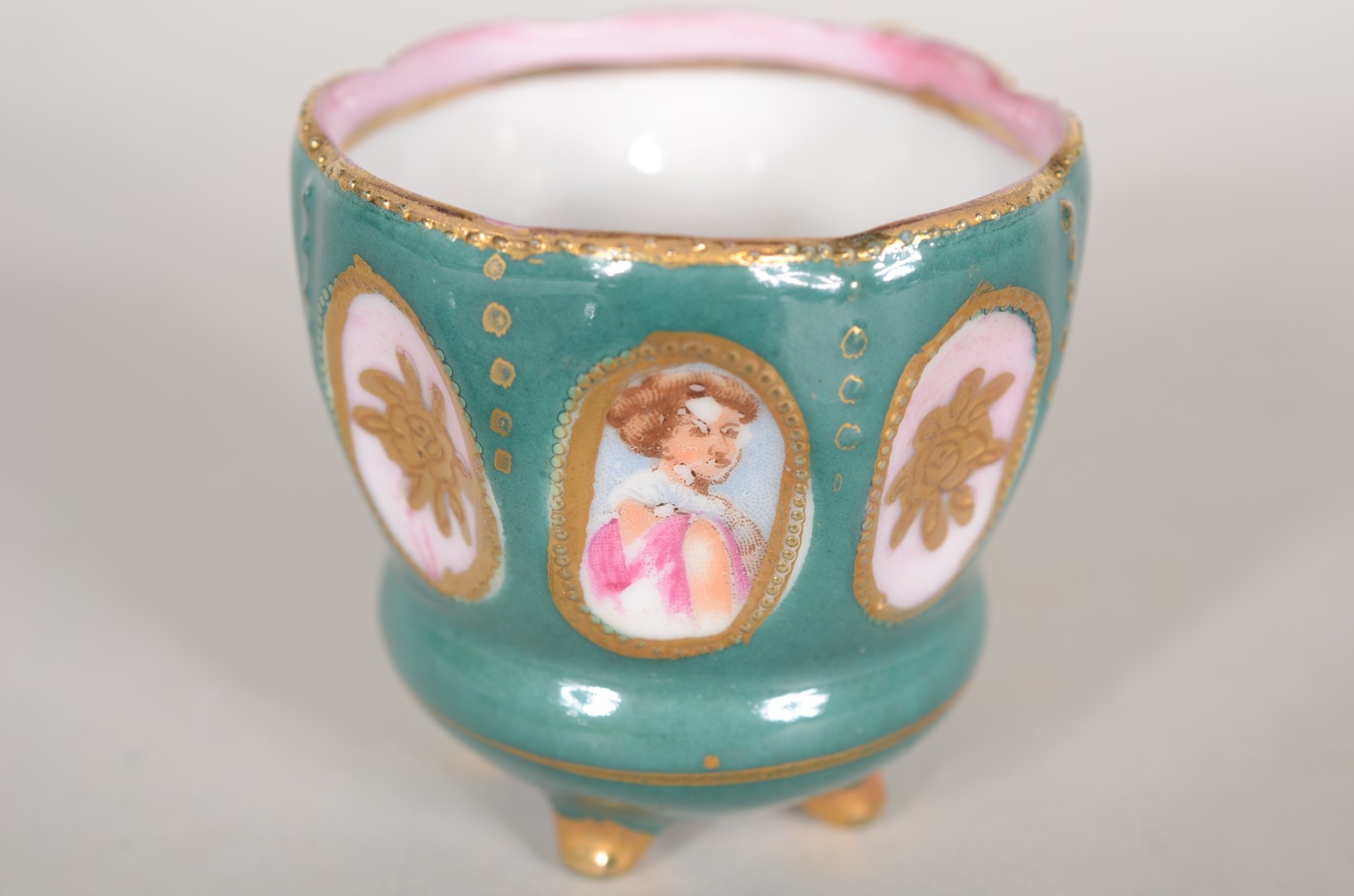 Serviço com 11 xícaras para café com pires de porcelana japonesa... - foto 4 de 8