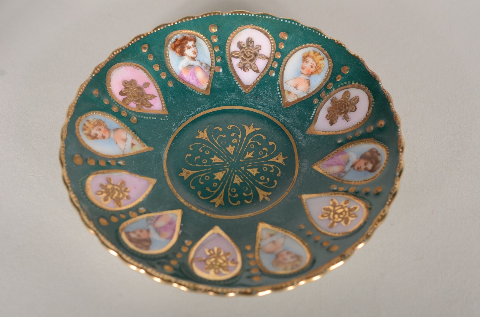 Serviço com 11 xícaras para café com pires de porcelana japonesa... - foto 5 de 8