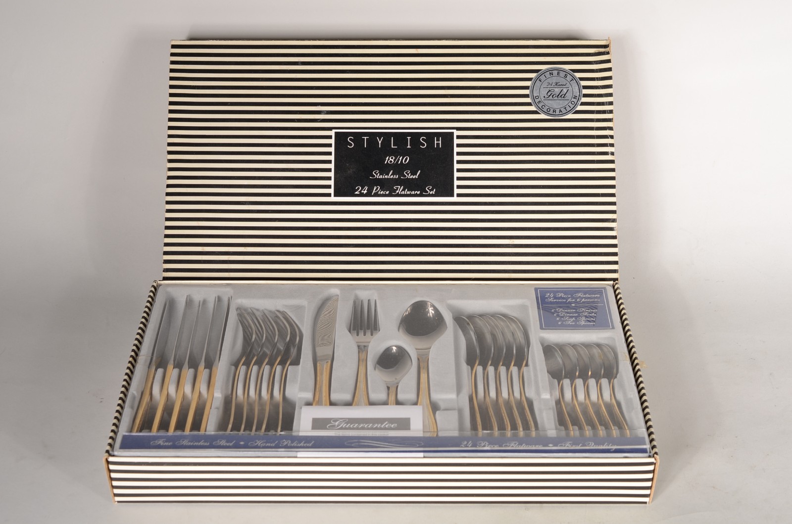 Faqueiro de aço inox composto de: 6 colheres, 6 grafos, 6 facas... - foto 1 de 8