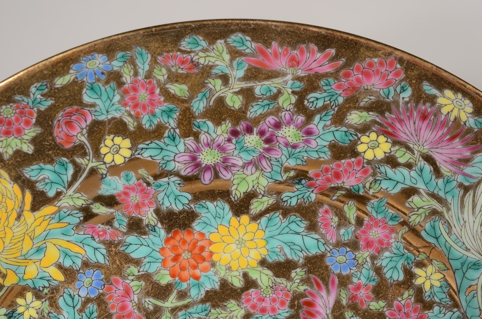 Aparelho de jantar e chá de porcelana chinesa com flores em... - foto 5 de 11