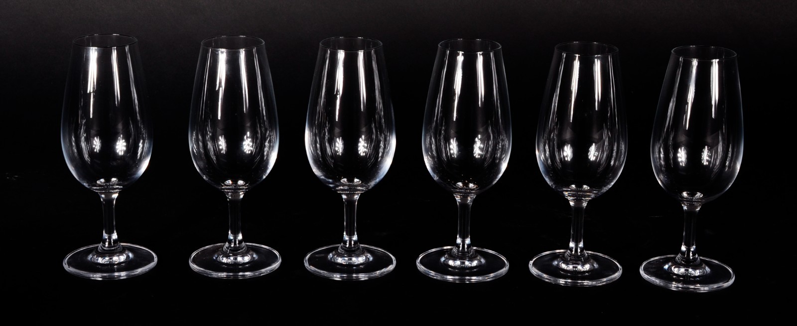 Seis taças de cristal para vinho, 210 ml. - foto 2 de 2