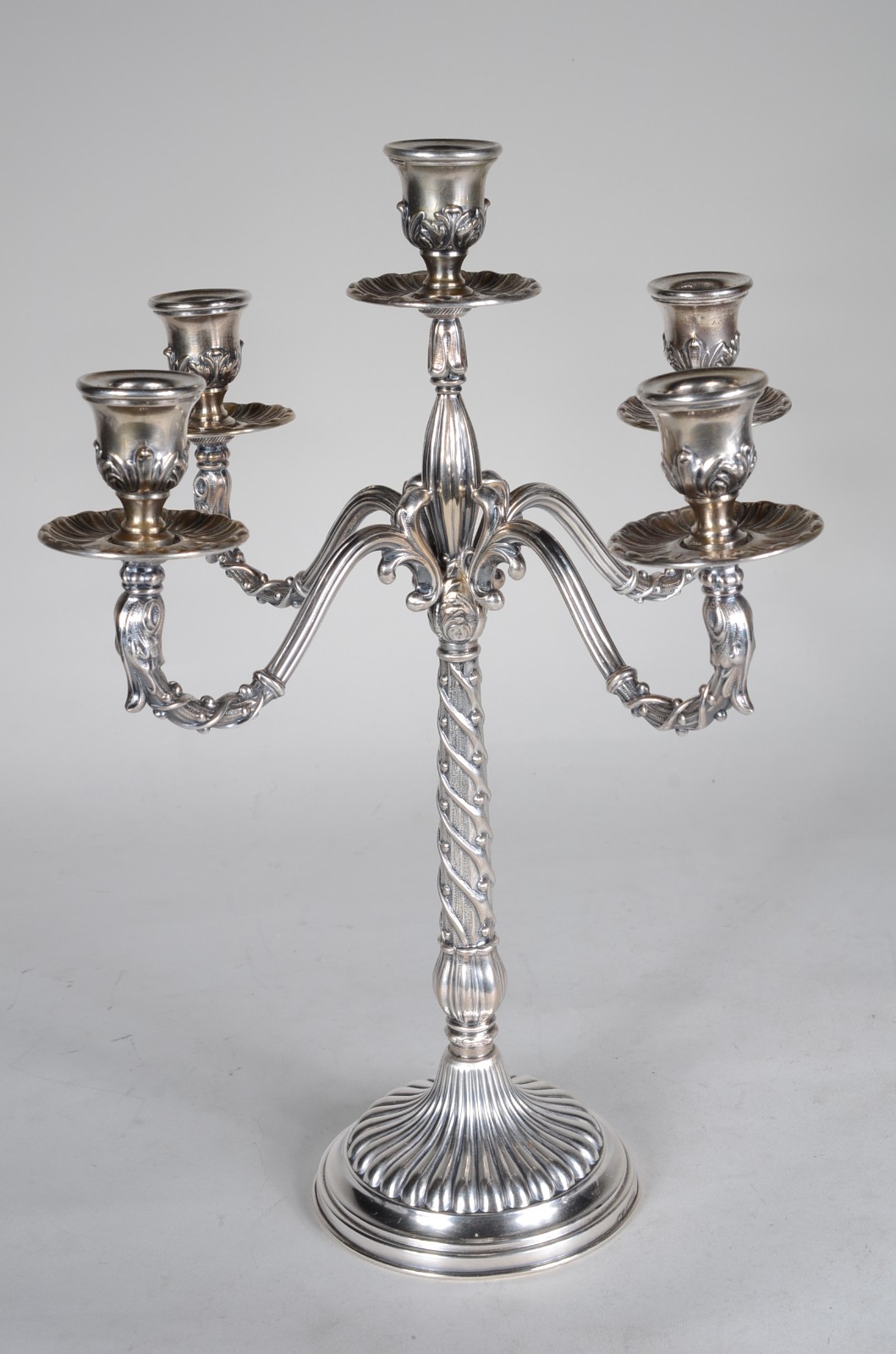 Candelabro para cinco velas de prata italiana contraste 800 mls... - foto 1 de 10