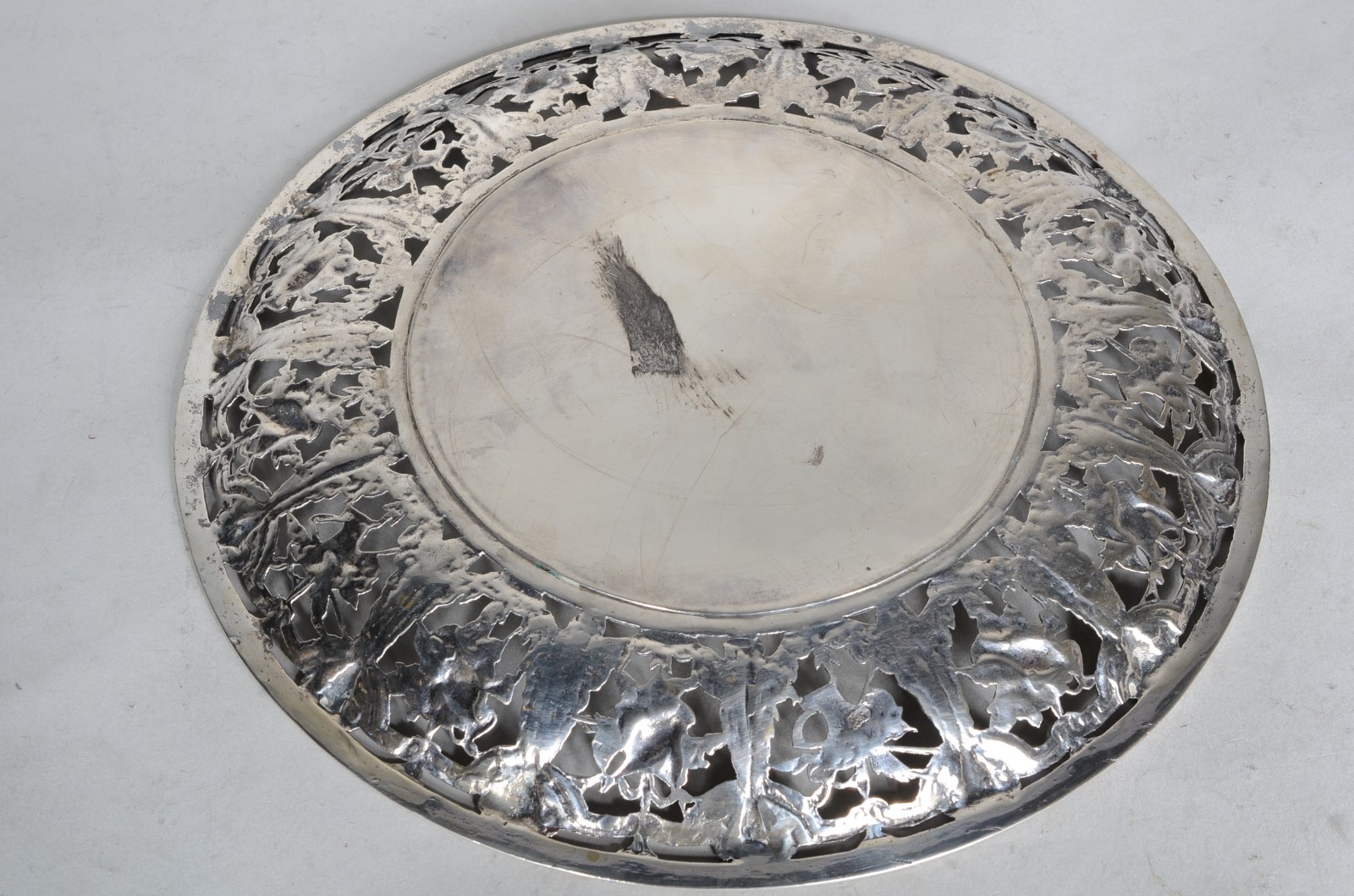 Salva de prata francesa, contraste Cabeça de Mercúrio, borda vazada... - foto 6 de 7