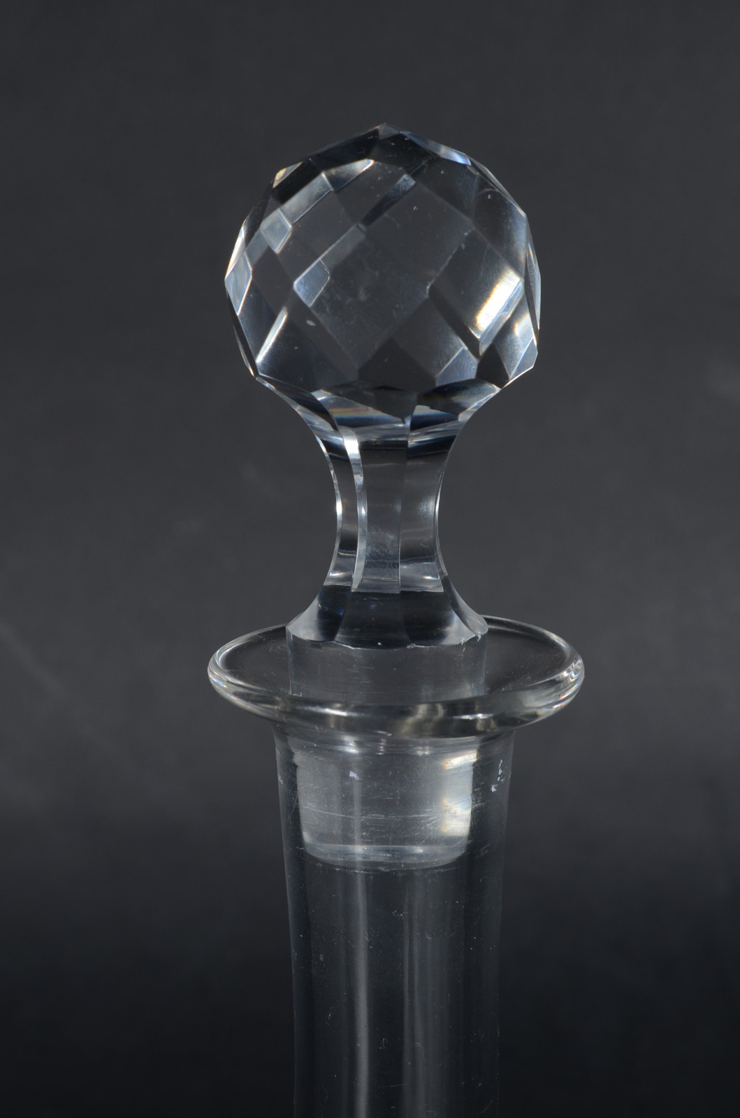 Garrafa de cristal lavrado. - foto 4 de 6