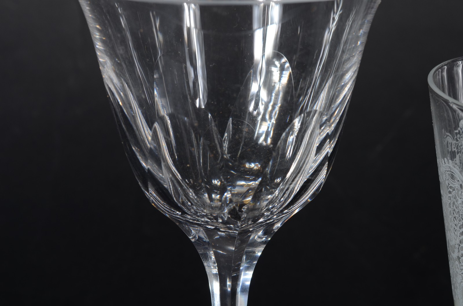 Vinte e duas taças diversas para vinho. - foto 5 de 9