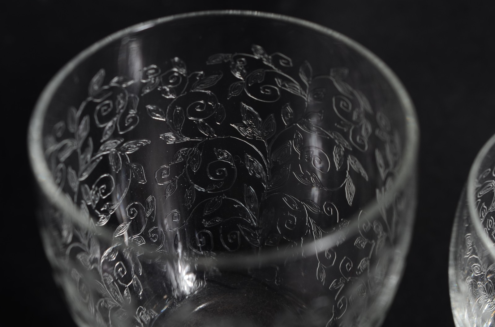 Parte de serviço de cristal, composto de: 8 para licor e 4 para vinho... - foto 3 de 6