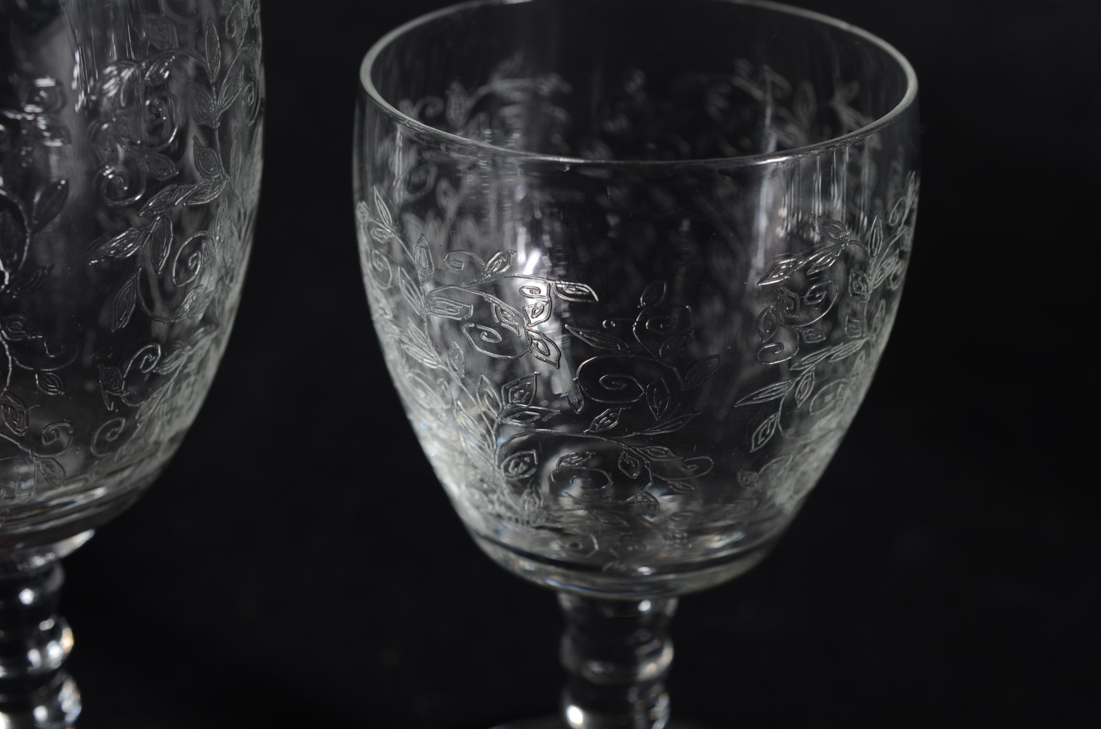 Parte de serviço de cristal, composto de: 8 para licor e 4 para vinho... - foto 4 de 6