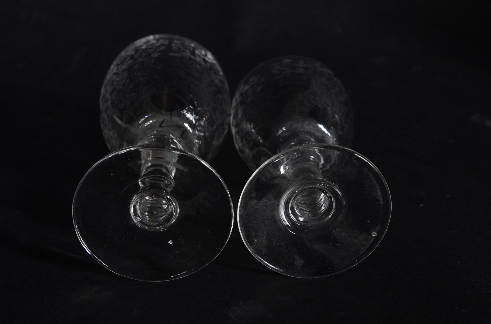 Parte de serviço de cristal, composto de: 8 para licor e 4 para vinho... - foto 6 de 6