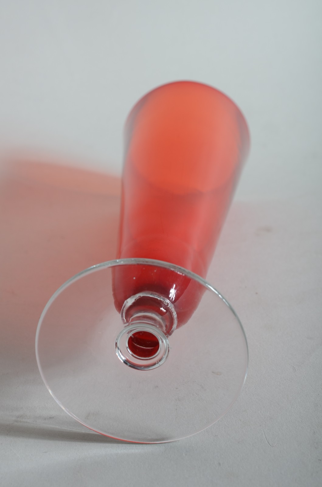 Seis tulipas de vidro vermelho para cerveja. - foto 6 de 7