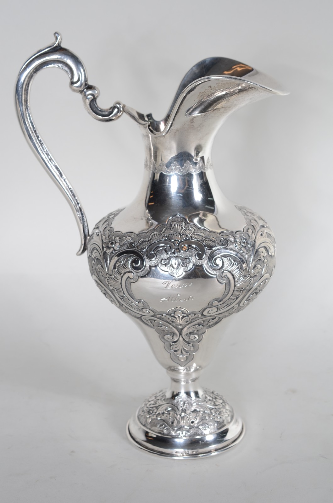 Jarra de prata, contraste 833 mls. Peso da prata: 700 g. (Por motivos... - foto 3 de 9