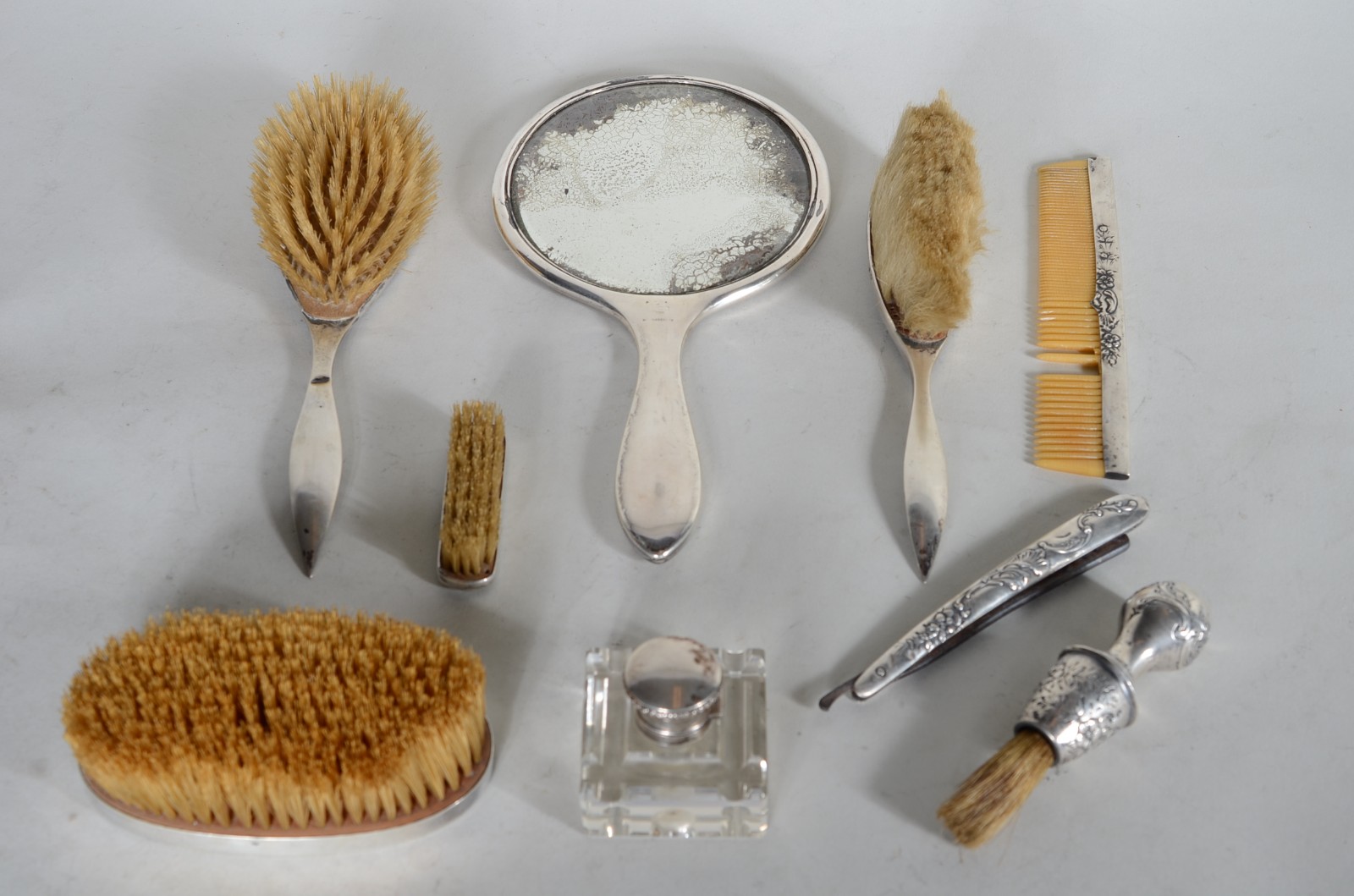 Conjunto com 9 peças acessórias para toilette de prata contrastada... - foto 1 de 11