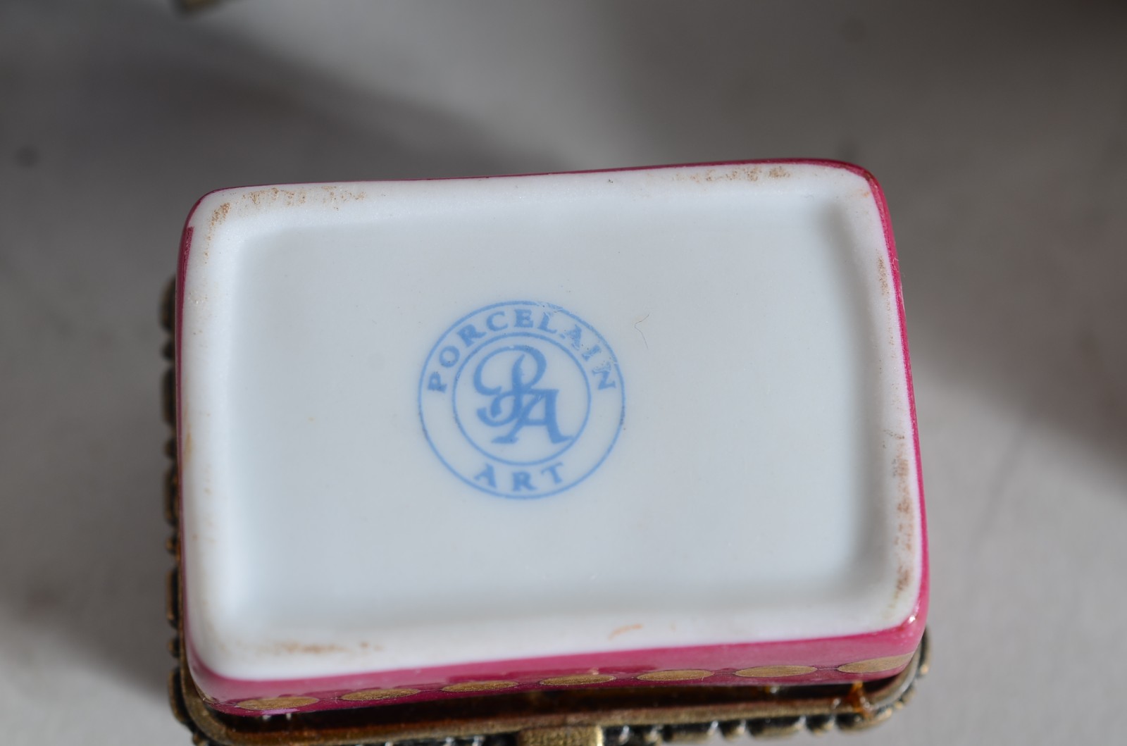 Dezessete caixinhas diversas de porcelana. - foto 6 de 8