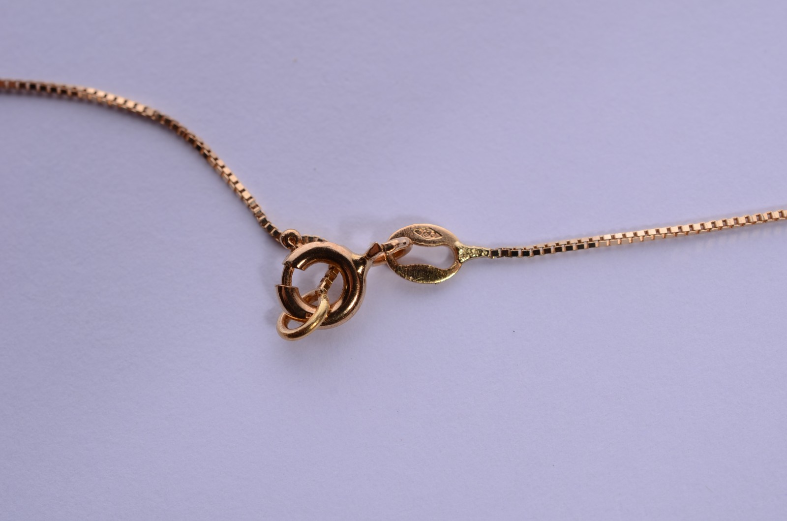 Colar com pendente feitio coração com esmeralda cabochon de ouro 18... - foto 4 de 7