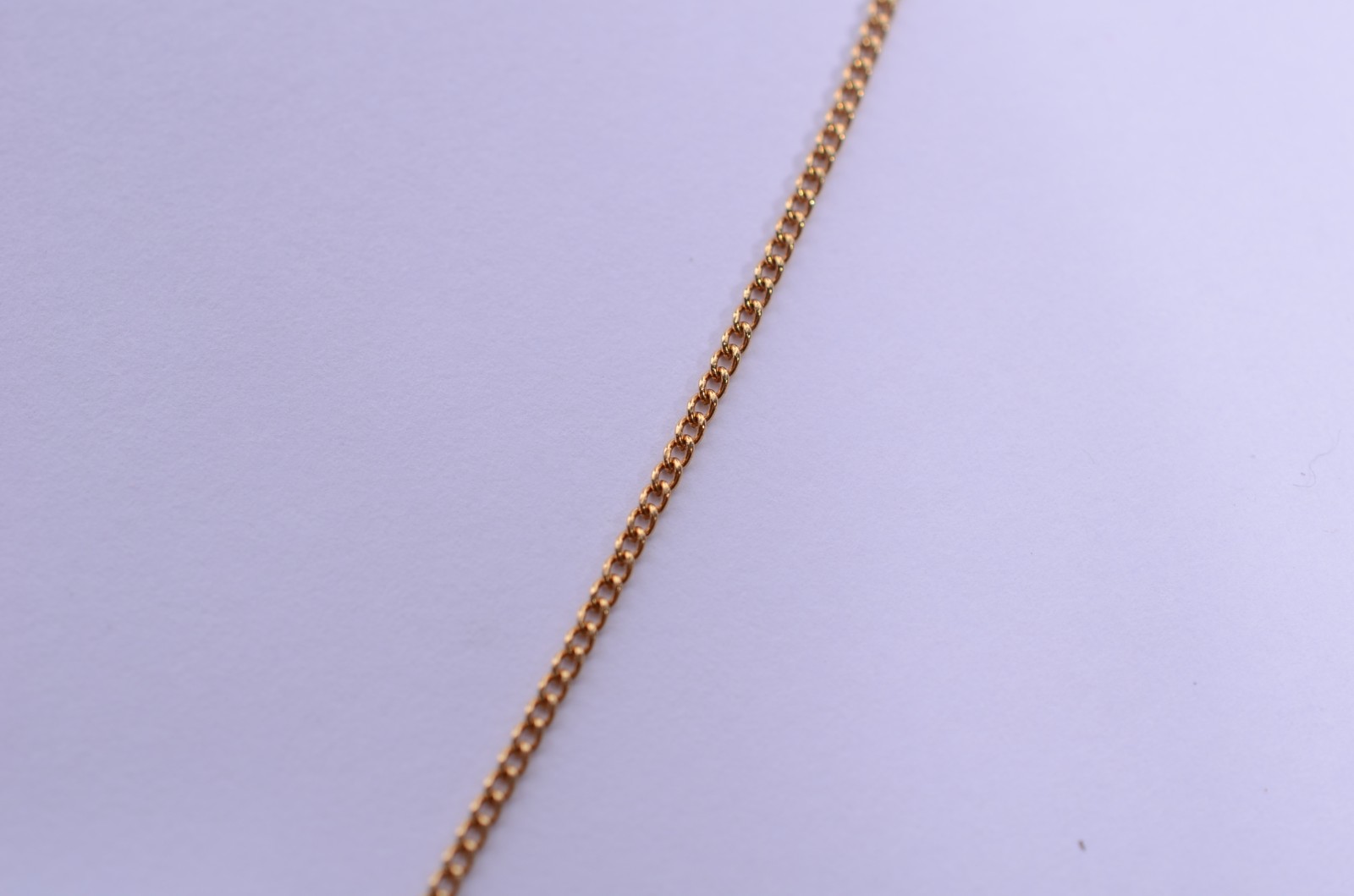 Colar de ouro 18 k., pendente feitio coração com 6 brilhantes. (Por... - foto 3 de 7