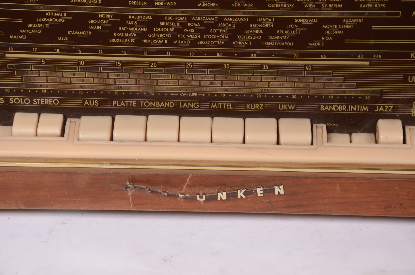 Antigo rádio telefunken com 2 caixas. - foto 4 de 11