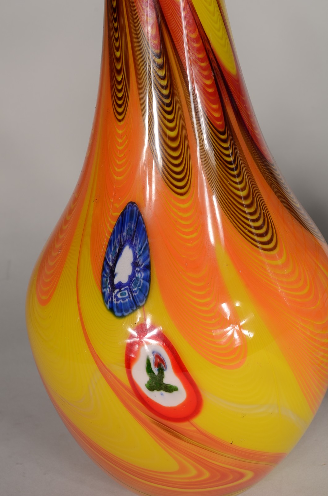 Dois vasos de vidro decorativo. - foto 2 de 8