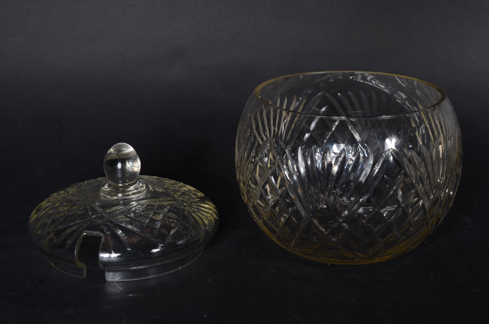 Poncheira de cristal lapidada com 6 canecas. Com bicados. - foto 4 de 9