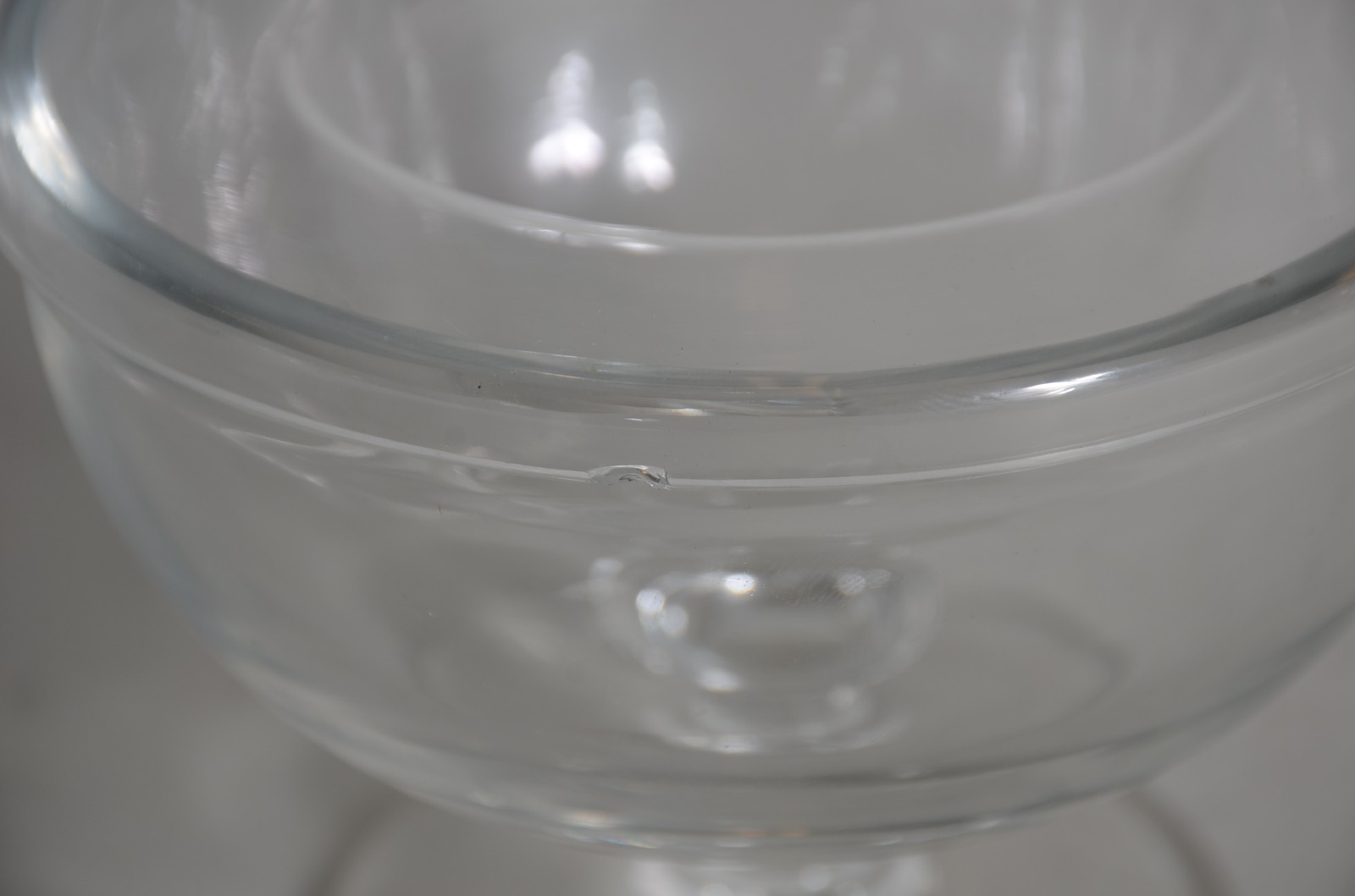 Seis taças com recipientes internos de cristal para caviar. - foto 3 de 4